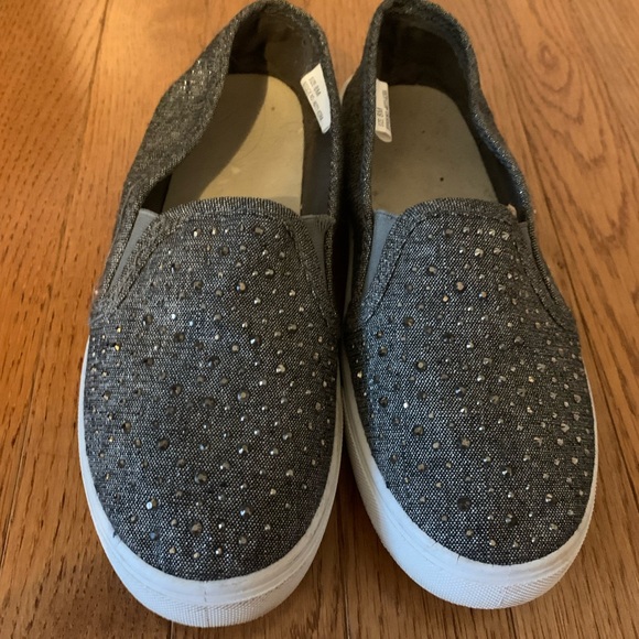 Gray Slip-On Women's Shoes - Picture 2 of 16